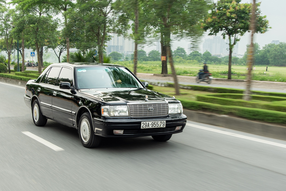Từng có cùng lúc 11 chiếc Toyota Crown, ‘fan ruột’ tiết lộ lý do nhiều người lùng xe bằng mọi giá: ‘Có bác gần 70 tuổi mua rồi lái xuyên Việt về Cần Thơ’ - Ảnh 10.