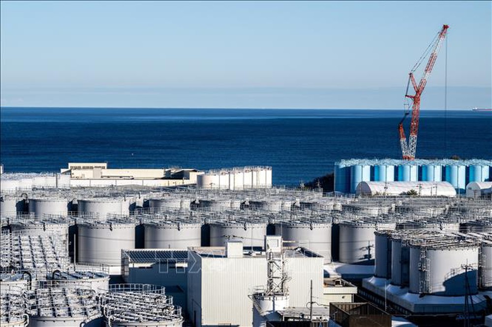Toàn cảnh việc xả nước thải từ nhà máy Fukushima ra biển khiến láng giềng Nhật Bản bất an - Ảnh 1.