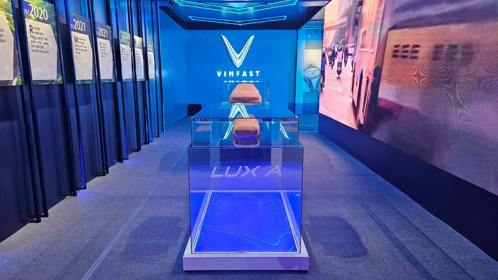 Một vòng quanh triển lãm xe điện lớn nhất tại Việt Nam, chiêm ngưỡng trọn bộ hệ sinh thái của VinFast: Từ ô tô, xe máy, xe bus - có sản phẩm chưa từng xuất hiện bao giờ - Ảnh 3.