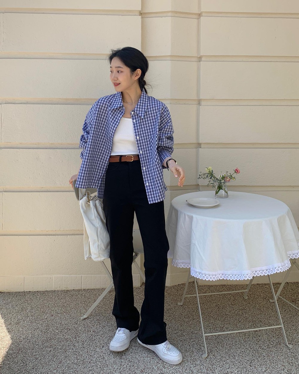 5 kiểu giày dép giúp trẻ hóa phong cách - Ảnh 9.