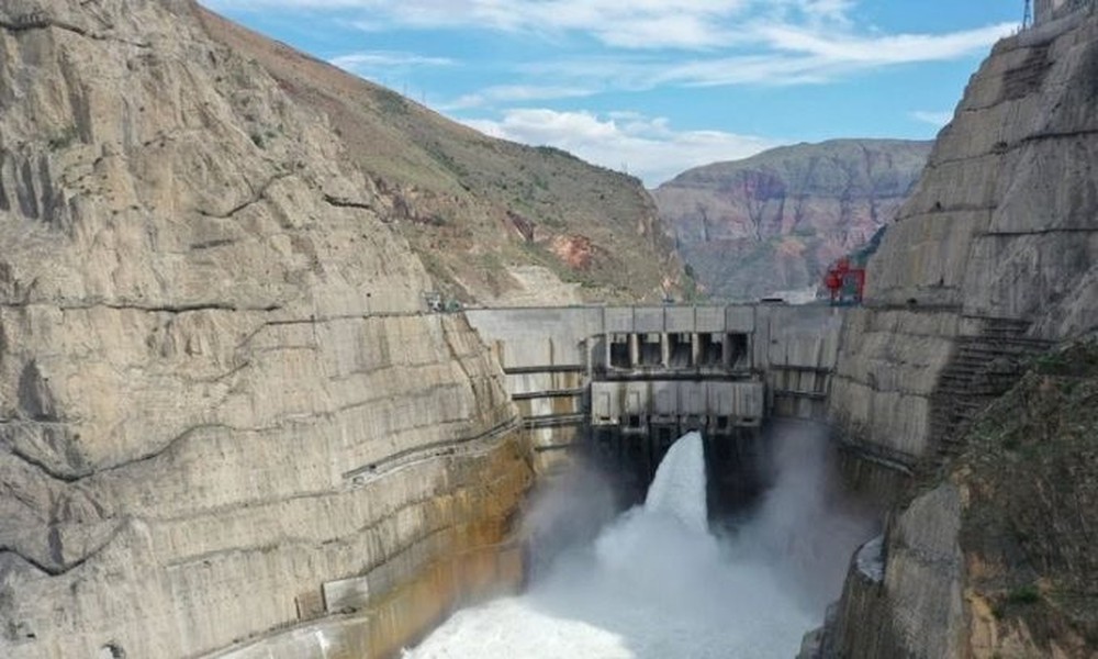 Trung Quốc sở hữu một siêu đập thủy điện ‘khổng lồ’: Chi phí xây lên tới 440 nghìn tỷ, sức chứa 7,4 tỷ mét khối nước, độ cao đập Tam Hiệp còn ‘thua xa’ - Ảnh 2.