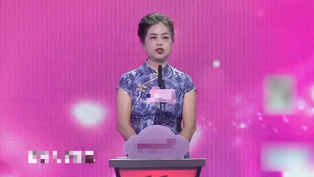 Cụ ông 70 tuổi mang nhẫn kim cương cầu hôn ngay tại sân khấu hẹn hò - Ảnh 2.