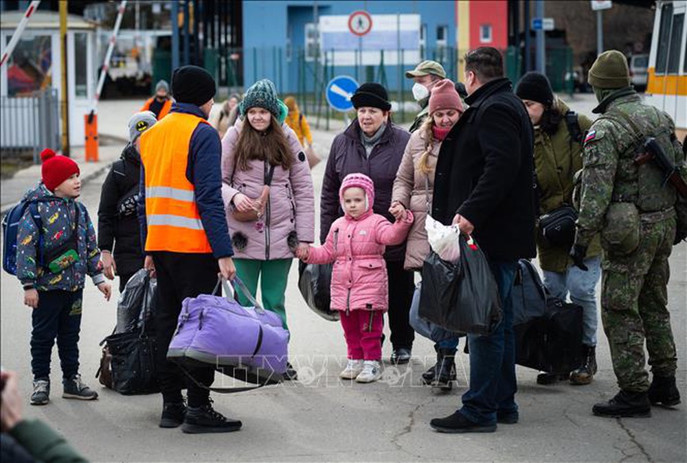 Kinh tế Ukraine khó phục hồi khi một số người tị nạn một đi không trở lại - Ảnh 1.