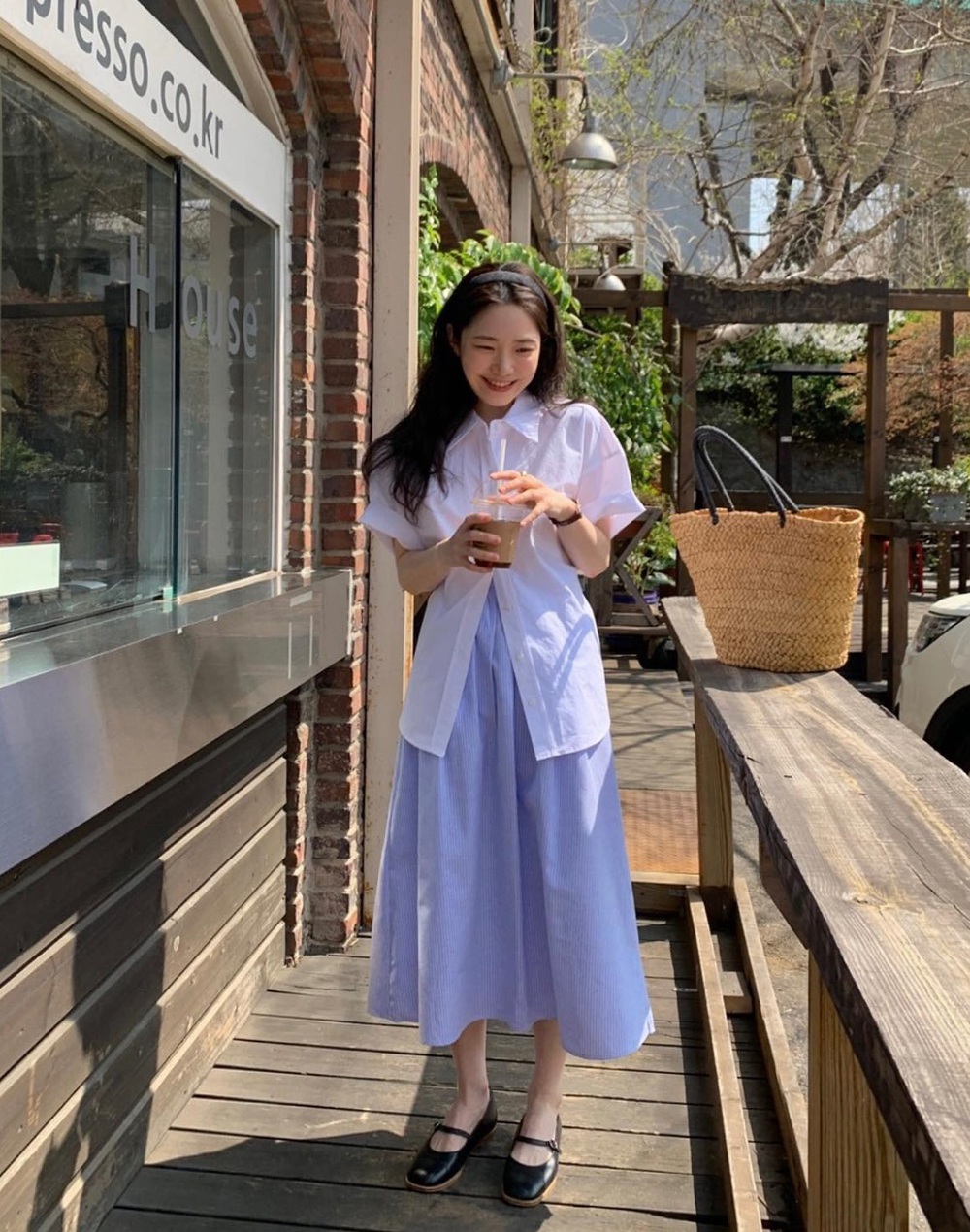 5 kiểu giày dép giúp trẻ hóa phong cách - Ảnh 5.