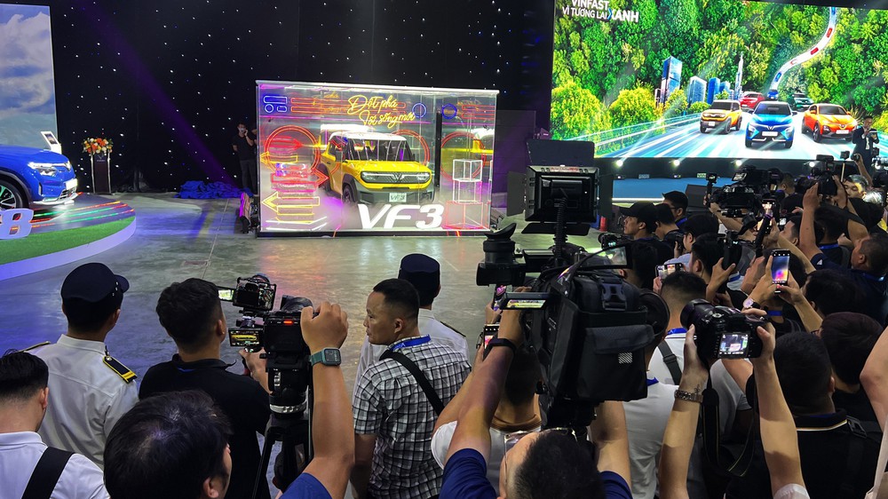 Hé lộ hình ảnh đầu tiên của mini car VF3, chiếc xe được VinFast kỳ vọng trở thành phương tiện quốc dân - Ảnh 1.