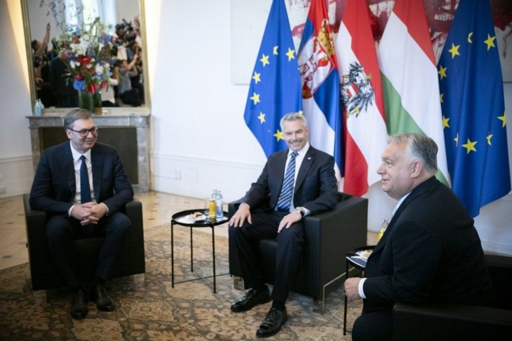 Hungary sẽ không thực hiện quyết định về di cư của EU - Ảnh 1.