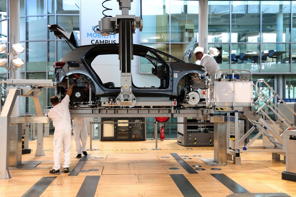 Volkswagen - Niềm tự hào của nước Đức bên bờ vực thẳm, nguy cơ trở thành nhà sản xuất theo hợp đồng, lắp xe cho hãng khác - Ảnh 5.