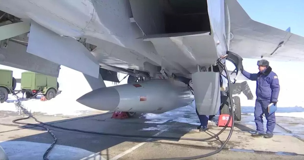 Quân đội Nga tiếp nhận lô MiG-31 mới có khả năng mang vũ khí siêu thanh - Ảnh 2.