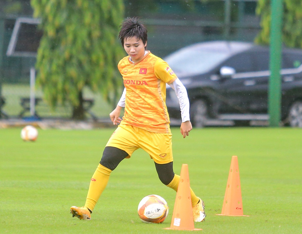 Đội tuyển nữ Việt Nam vượt mưa tập luyện cho Asiad, Trần Thị Duyên nhanh chóng hoà nhập - Ảnh 15.