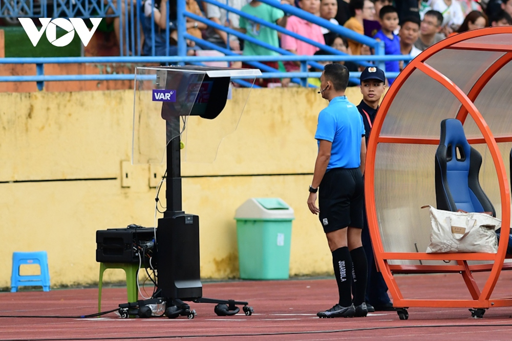 TRỰC TIẾP Viettel FC 0 - 3 Công an Hà Nội: Quang Hải lập công trên chấm phạt đền - Ảnh 1.