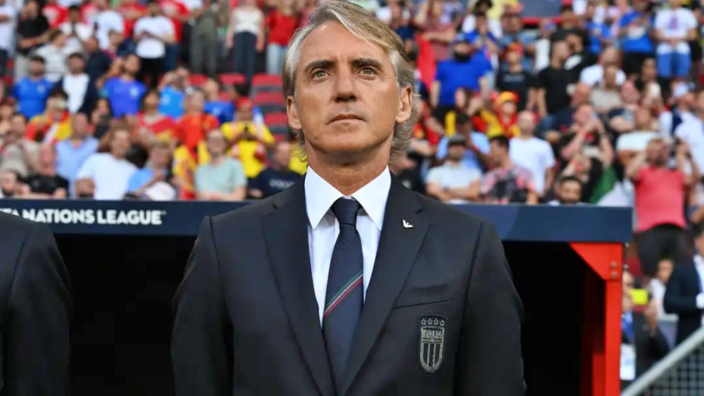 HLV Mancini bất ngờ từ chức huấn luyện viên của ĐT Italia - Ảnh 1.