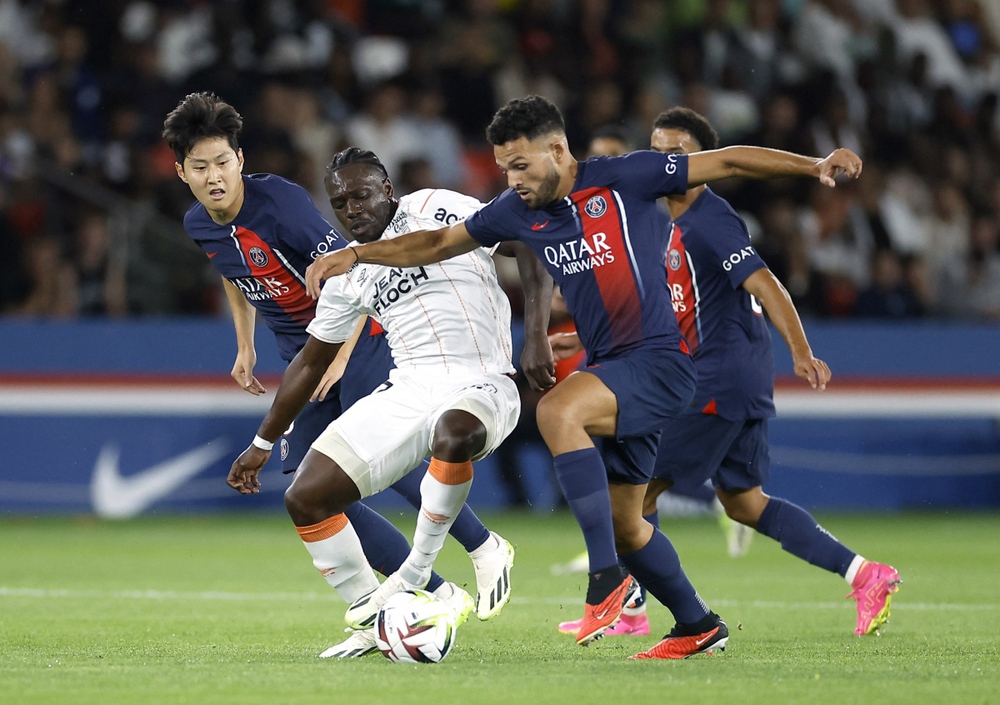 Mbappe ngồi trên khán đài, PSG gây thất vọng trong ngày ra quân Ligue 1 - Ảnh 3.