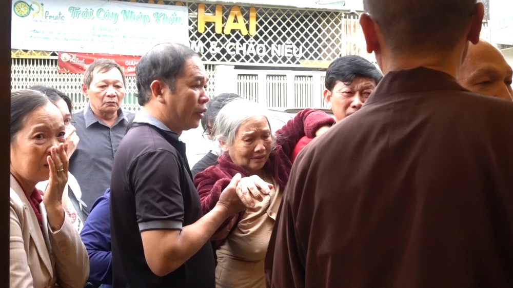 Mẹ trợ lý Dương Minh Ninh đau đớn kể về cuộc gọi cuối cùng của con trai - Ảnh 3.