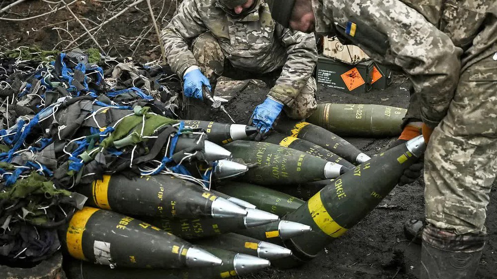 Ukraine nhận hơn 200.000 quả đạn pháo từ Liên minh châu Âu - Ảnh 1.