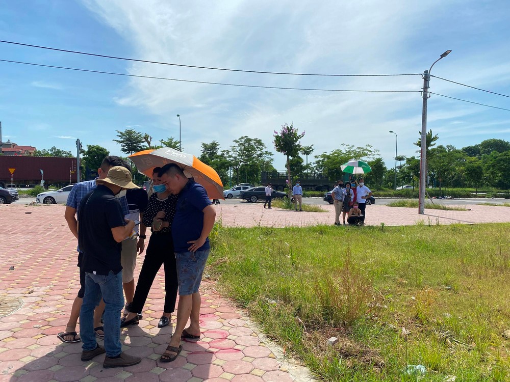 Hết đường mua bán bất động sản hai giá khi thành lập sàn giao dịch quyền sử dụng đất - Ảnh 2.