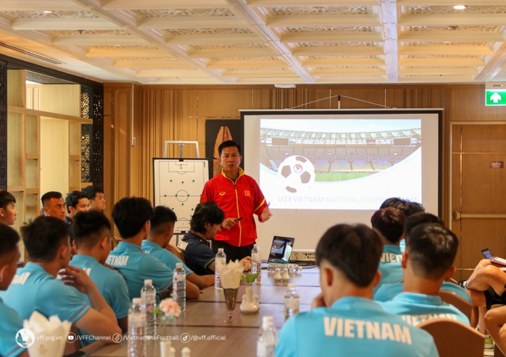 U23 Việt Nam đấu U23 Bahrain: HLV Hoàng Anh Tuấn không đặt nặng thắng thua - Ảnh 1.