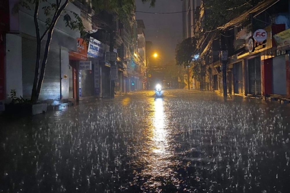 Hà Nội và Miền Bắc lại đón đợt mưa rất lớn - Ảnh 2.