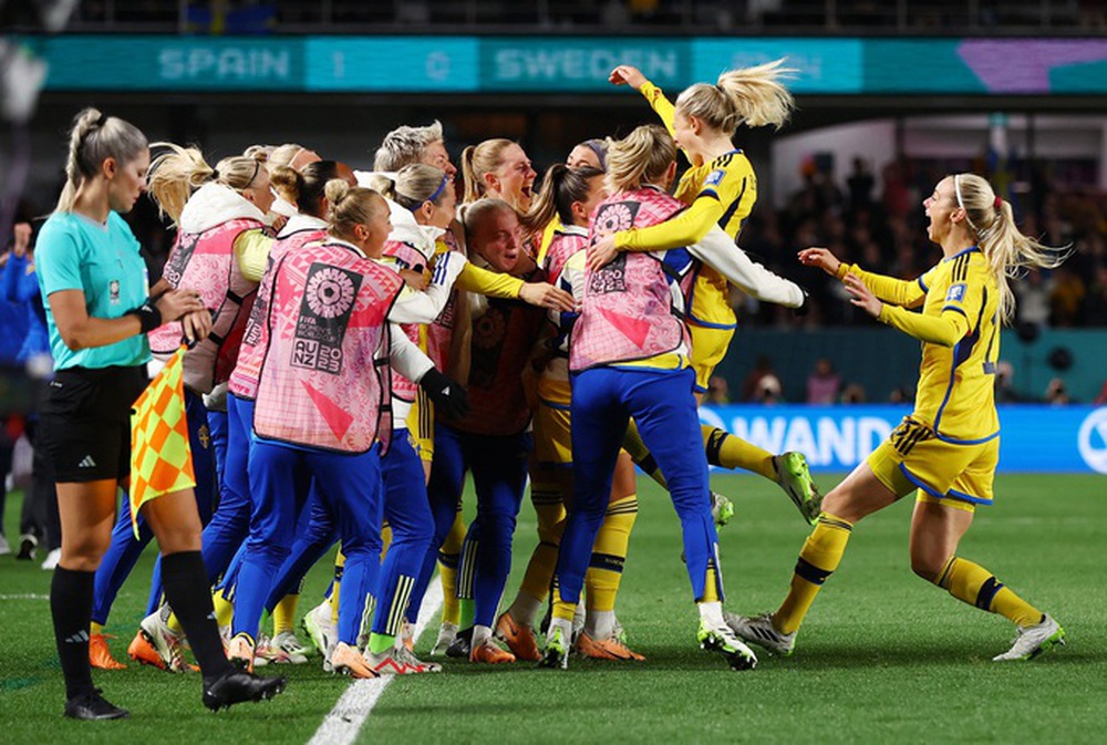 World Cup nữ 2023: Thắng kịch tính trong 10 phút cuối, Tây Ban Nha vào chung kết - Ảnh 3.