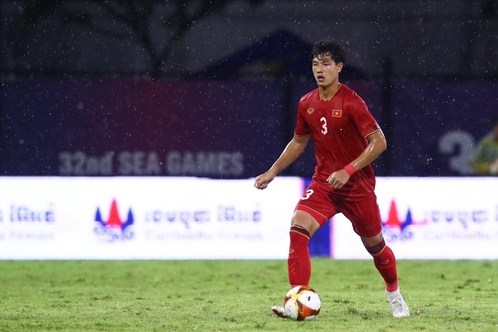 Đặt tham vọng lớn ở cúp C1 châu Á, bầu Hiển chiêu mộ đội trưởng U23 Việt Nam cho CLB Hà Nội? - Ảnh 1.