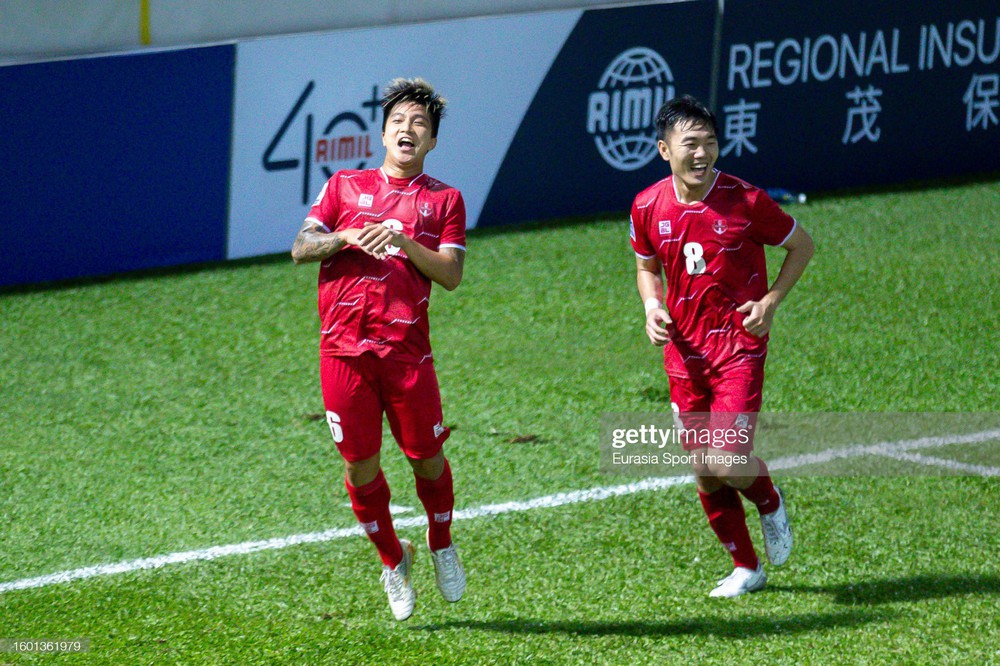 Tỏa sáng ở cúp châu Á, tiền vệ Việt kiều hưởng trái ngọt sau hành trình tìm kiếm cơ hội đá bóng - Ảnh 1.