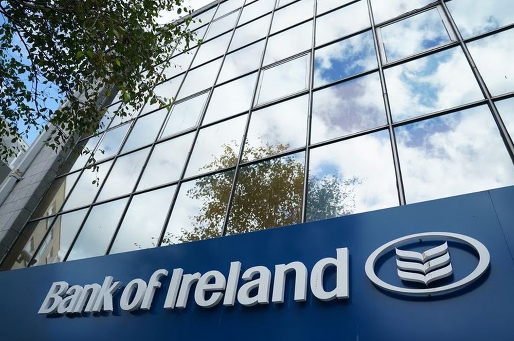 Ngân hàng Ireland gặp sự cố, khách hàng có thể rút và chuyển tiền nhiều hơn số dư - Ảnh 1.