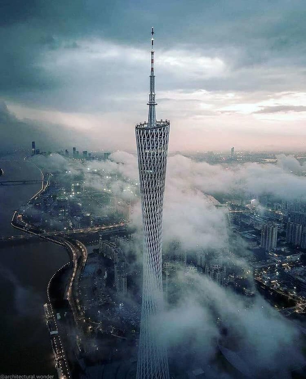 Tòa nhà chọc trời được ví như siêu mẫu của Trung Quốc: Chiều cao và độ chịu chi đều hàng khủng, ngỡ ngàng nhất là loạt kỷ lục khiến nhiều người khó thở - Ảnh 1.