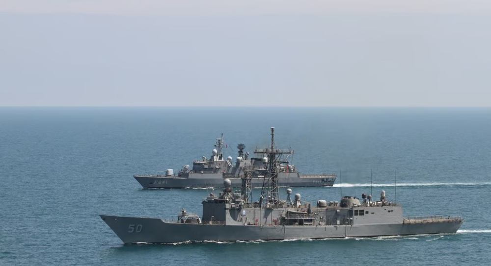 Cựu Đô đốc Mỹ: Nguy cơ xảy ra đối đầu trực tiếp giữa Nga và NATO gia tăng ở Biển Đen - Ảnh 1.