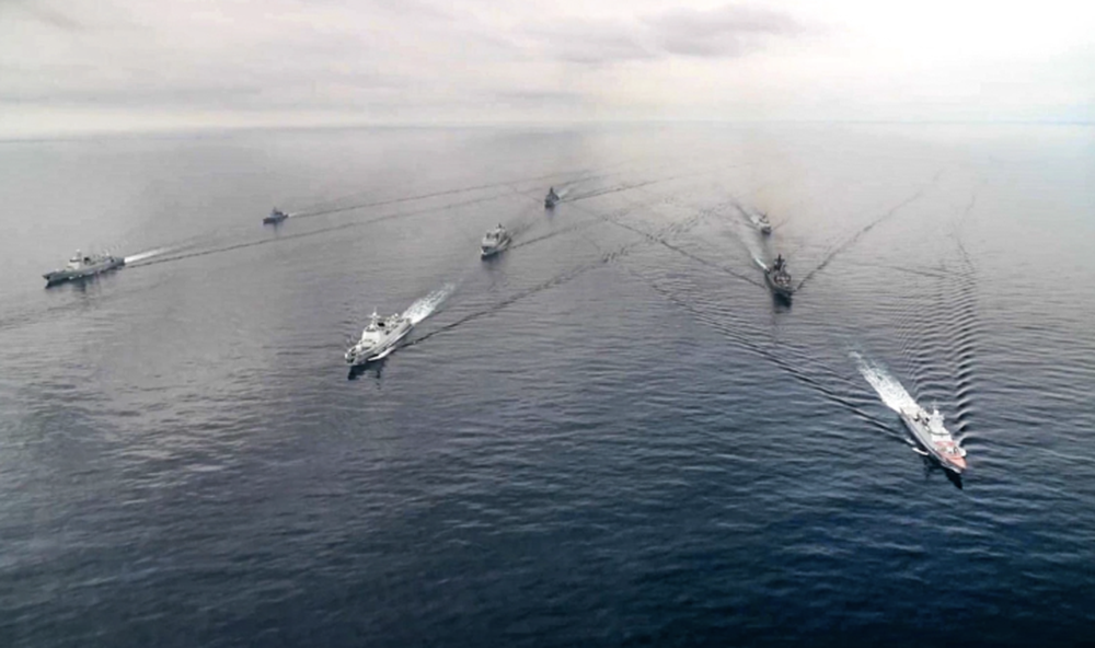 Tàu chiến Nga, Trung Quốc tập trận phô diễn sức mạnh ở Thái Bình Dương - Ảnh 1.