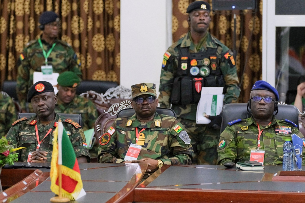 Burkina Faso cam kết chiến đấu cùng Niger, phái đoàn ECOWAS đến Niamey - Ảnh 1.