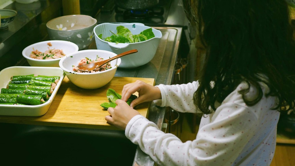 Mẹ Việt ở Nhật dạy con lớp 2 đã tự nấu cơm hộp mang đi mỗi ngày: Bí quyết là làm một người mẹ lười - Ảnh 5.