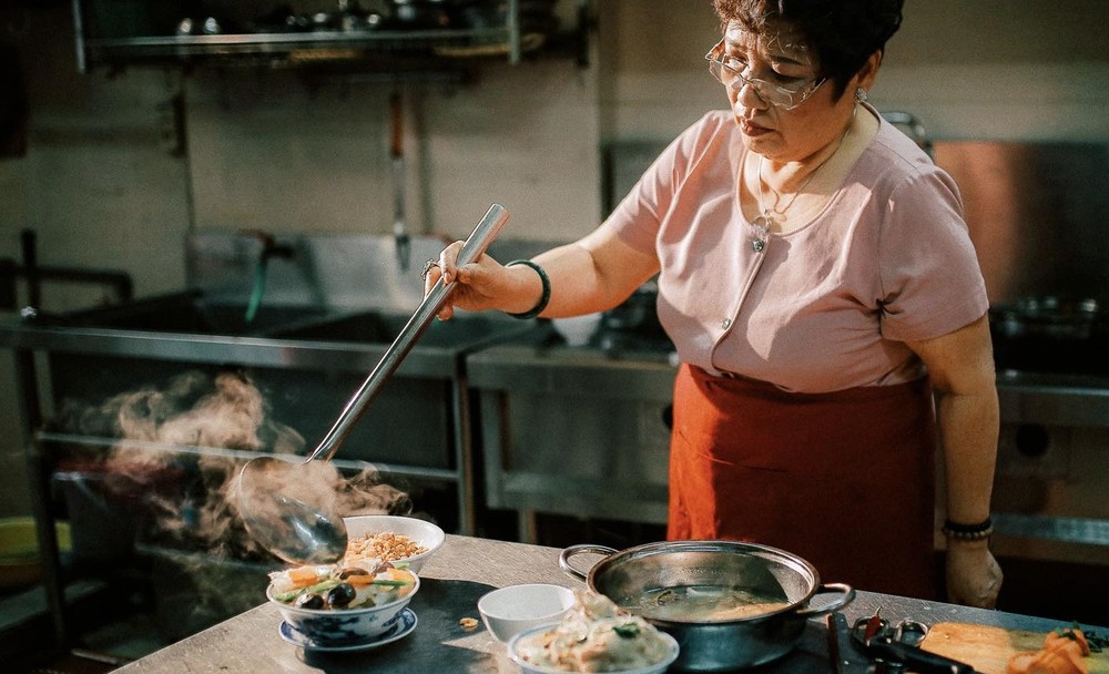 Nữ nghệ nhân chia sẻ cảm xúc khi nấu món phở khiến BLACKPINK mê mẩn: Tôi rất vui vì ẩm thực Việt được quảng bá rộng rãi - Ảnh 2.