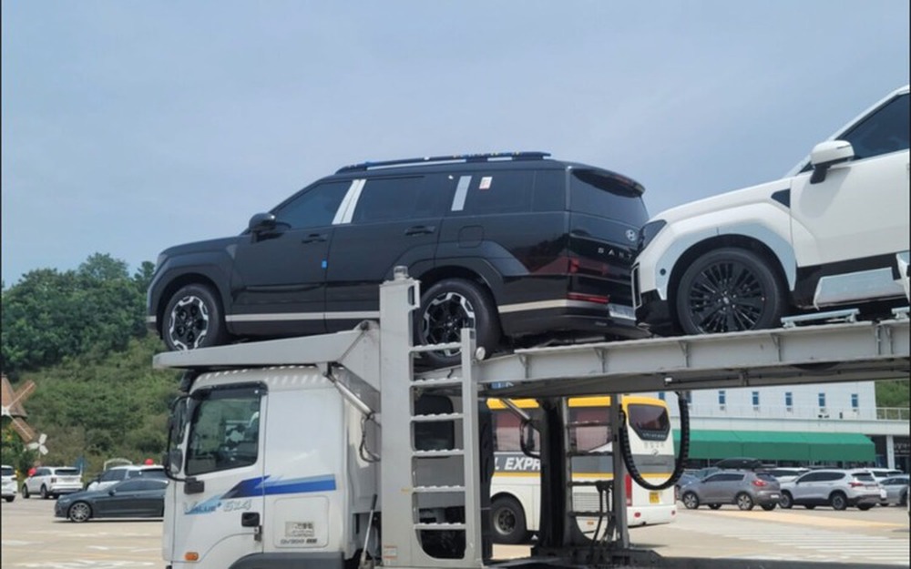 Hyundai Santa Fe mới lộ diện trên đường vận chuyển, khách Việt thêm sốt sắng chờ ngày được nhìn thực tế - Ảnh 6.