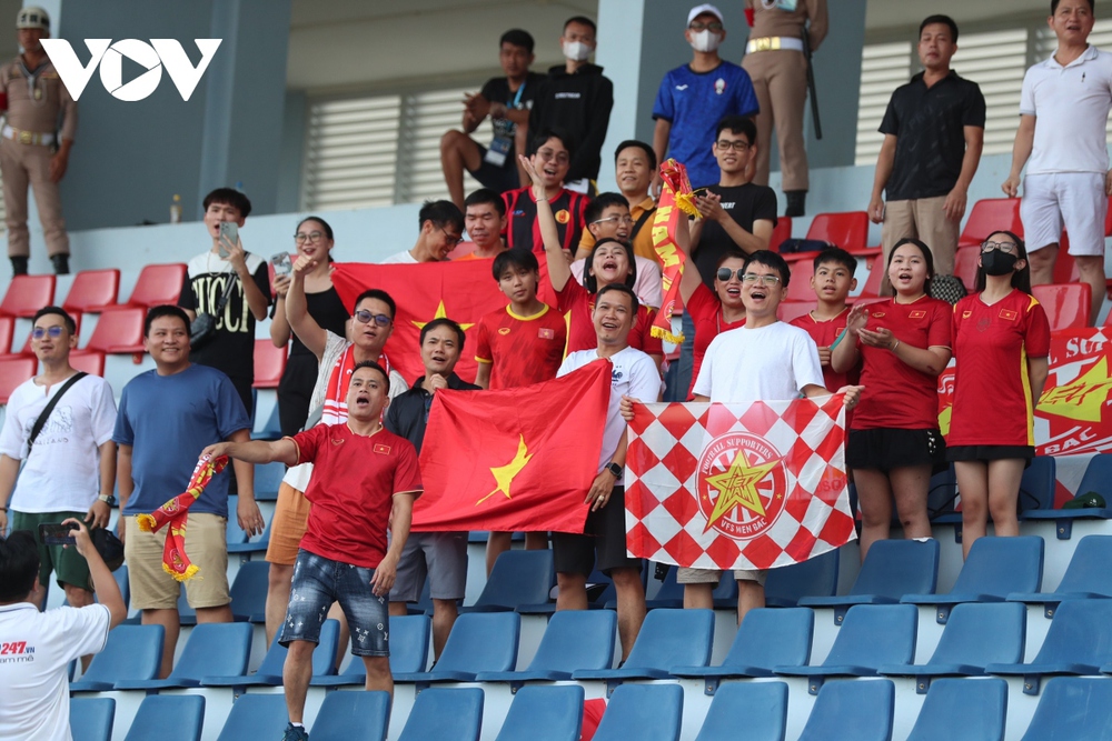 Trực tiếp U23 Việt Nam 0-0 U23 Lào: Quốc Việt suýt ghi bàn - Ảnh 1.