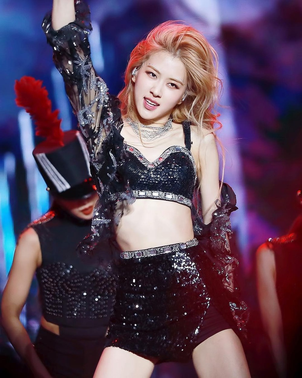 Trang phục biểu diễn siêu ngắn của BlackPink - Ảnh 11.