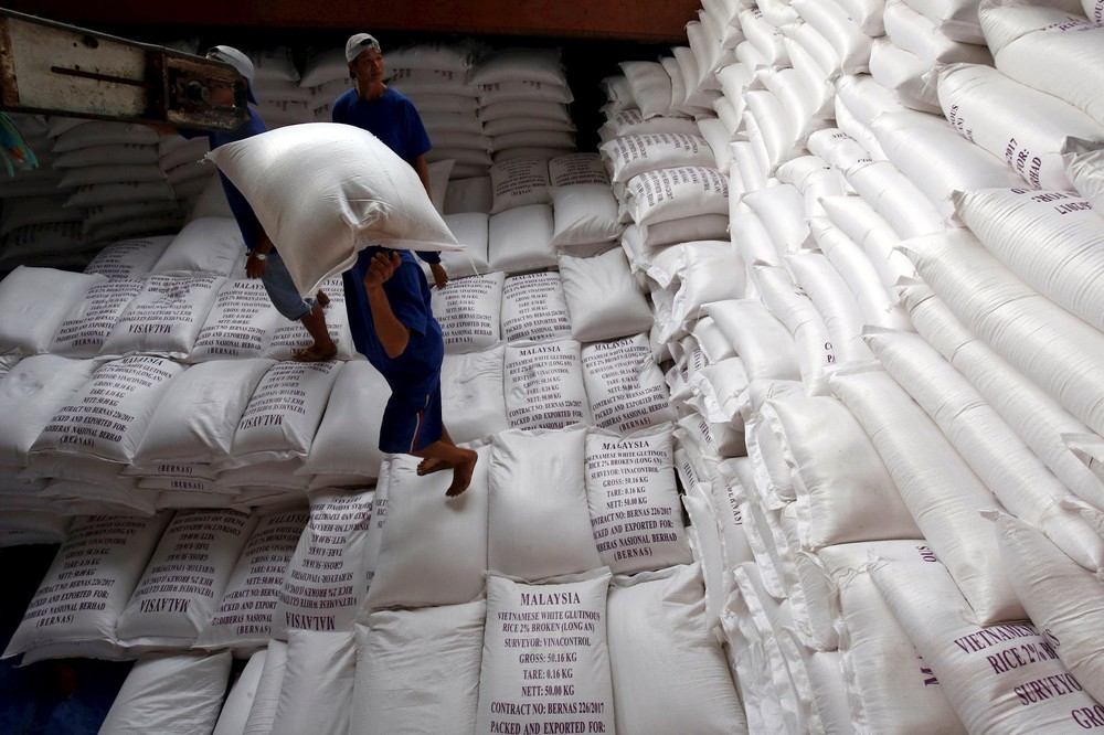 Giá gạo tăng kỷ lục, châu Á đứng trước nguy cơ gặp cơn bão hoàn hảo - Ảnh 1.