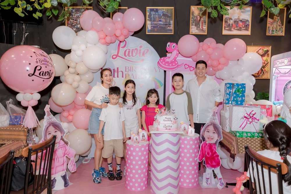 Sao Việt 22/8: Phùng Ngọc Huy lần đầu tổ chức sinh nhật cho con gái sau 8 năm xa cách - Ảnh 2.
