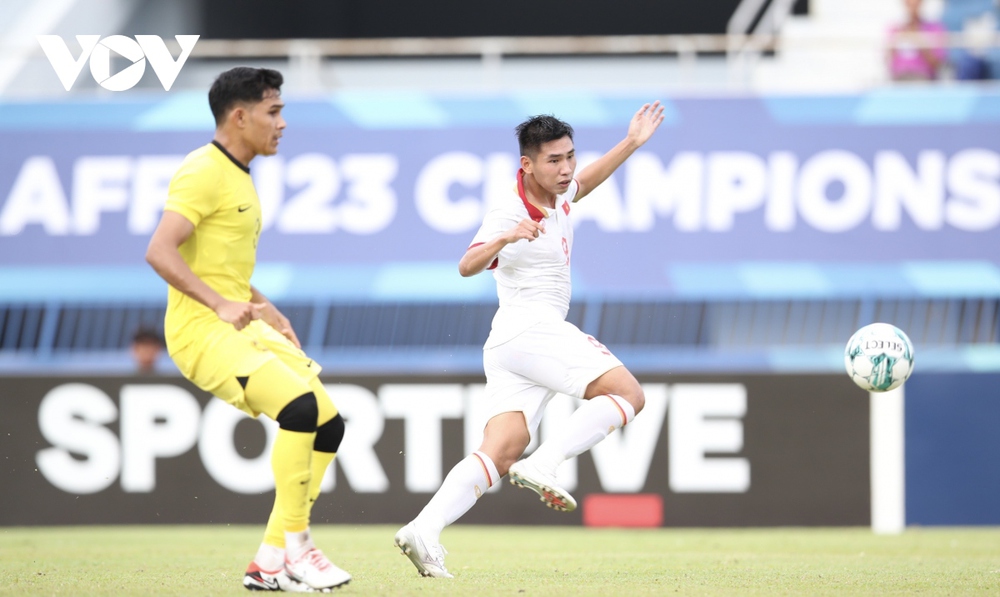 TRỰC TIẾP U23 Việt Nam 3 - 0 U23 Malaysia: Dồn ép nghẹt thở - Ảnh 1.