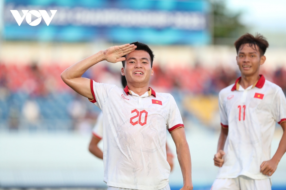TRỰC TIẾP U23 Việt Nam 3 - 1 U23 Malaysia: Hớ hênh hàng thủ - Ảnh 2.