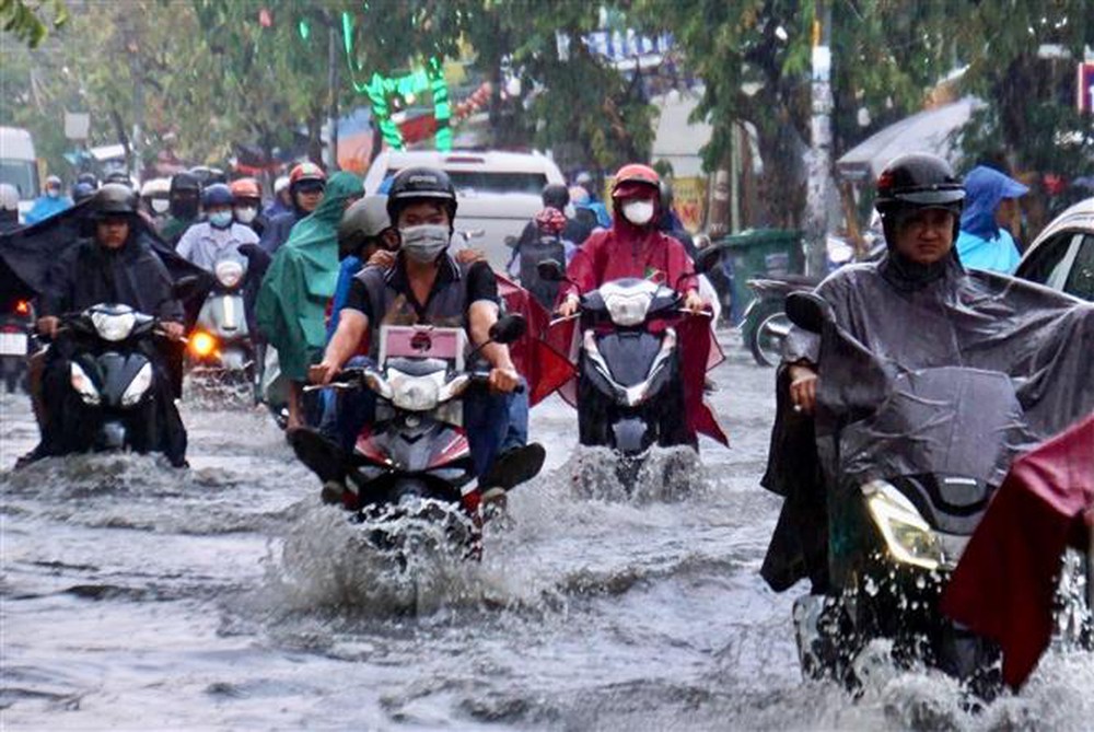 Cảnh báo đợt mưa lớn ở miền Bắc gây ngập úng, lũ quét, sạt lở đất - Ảnh 1.