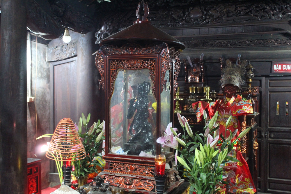 Bí ẩn pho tượng một tay, một chân trong ngôi đền cổ ở Thanh Hóa