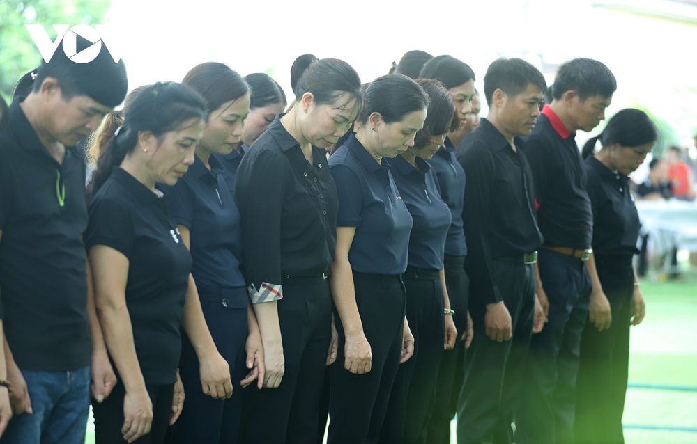 Người dân hàng nối hàng tới viếng Phó Thủ tướng Lê Văn Thành - Ảnh 4.