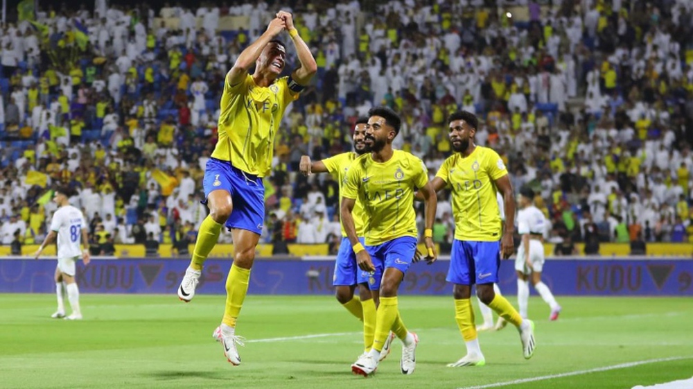 Ronaldo lập hattrick, Al Nassr thắng đậm - Ảnh 1.