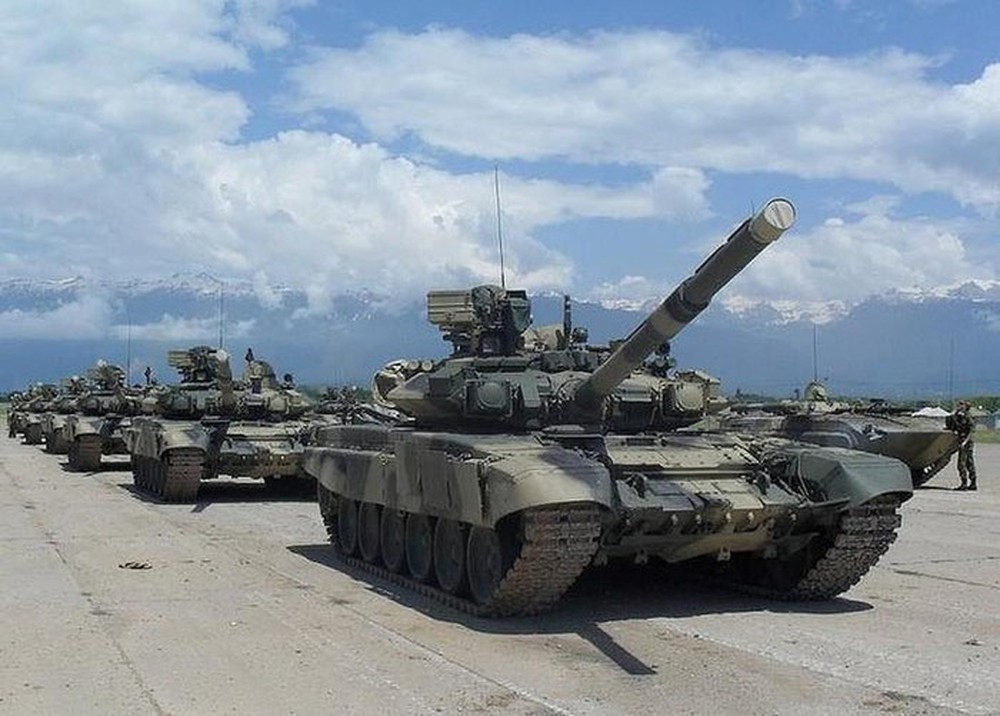 Nga đứng trước cơ hội bán được số lượng lớn xe tăng T-90 - Ảnh 1.