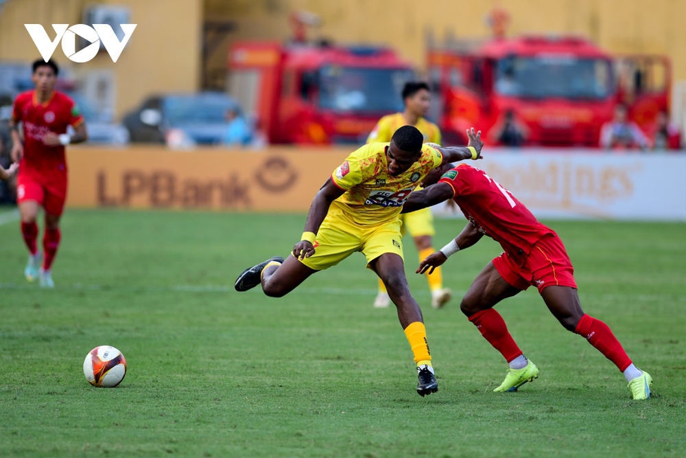 Trực tiếp vòng cuối V-League 2023: Hà Nội FC 1-0 Viettel FC, CAHN 0-0 Thanh Hóa - Ảnh 1.