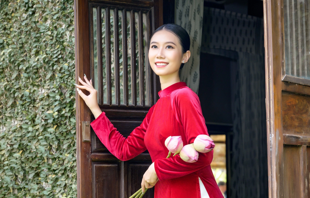 Soi học vấn của ứng viên nặng ký Miss Grand Vietnam 2023: Học 2 trường ĐH, 16 tuổi đã đạt giải thưởng lớn - Ảnh 1.