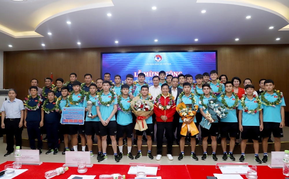 ĐT U23 Việt Nam ca khúc khải hoàn, rạng rỡ trong lễ mừng công vô địch U23 Đông Nam Á 2023 - Ảnh 11.
