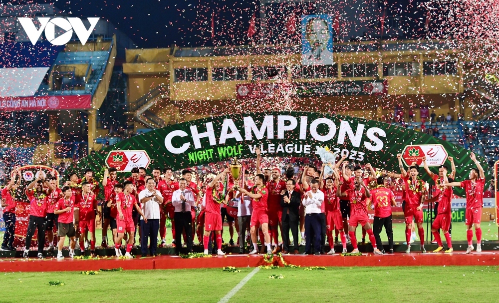 Vô địch V-League 2023, CLB CAHN tái lập kỳ tích của HAGL - Ảnh 1.