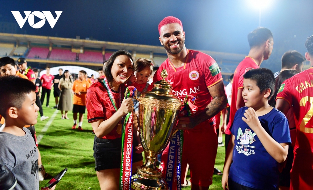 Ngoại binh của CLB CAHN được “thưởng nóng” sau khi vô địch V-League 2023 - Ảnh 11.