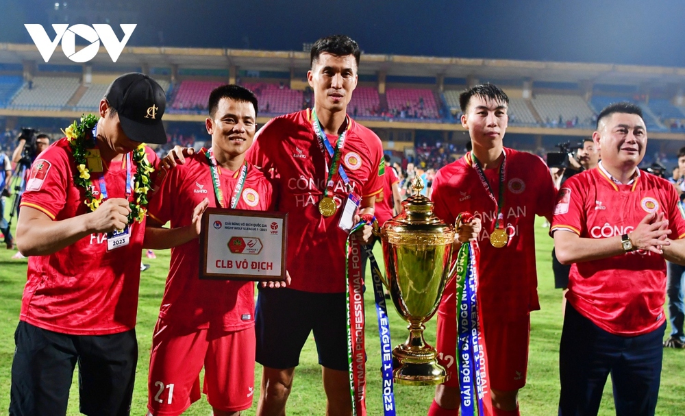 Ngoại binh của CLB CAHN được “thưởng nóng” sau khi vô địch V-League 2023 - Ảnh 10.