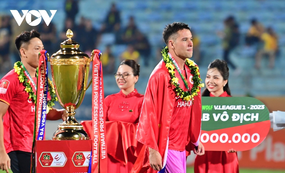 Ngoại binh của CLB CAHN được “thưởng nóng” sau khi vô địch V-League 2023 - Ảnh 7.